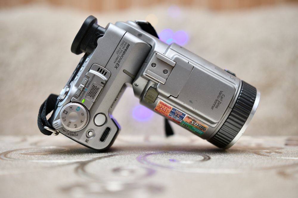 Дигитална камера Sony DSC-F707