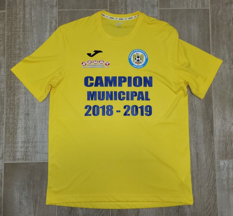 Pachet tricou de joc/Campion fotbal Carmen Bucuresti