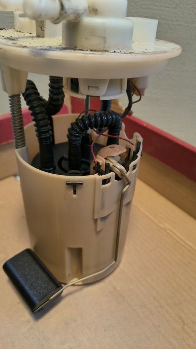 Горивна помпа за Тойота Корола 1.4VVTI