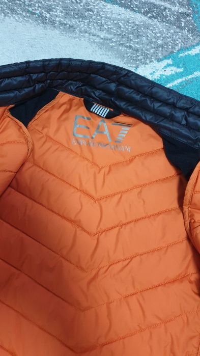 Vand geaca armani originala