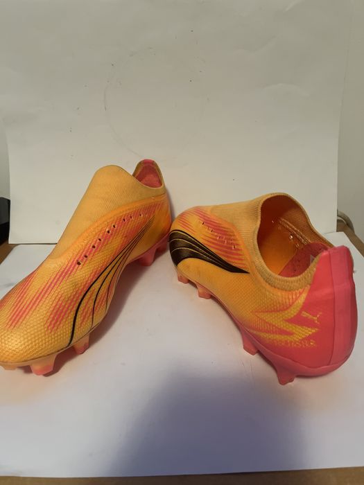 Adidasi puma de fodball