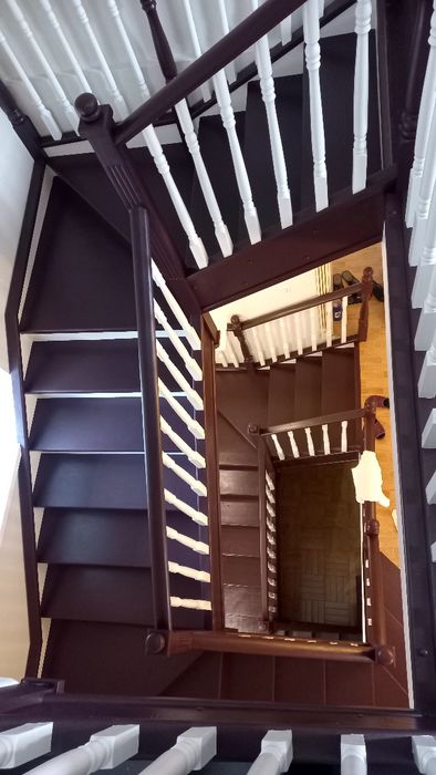 Покраска реставрация лестниц