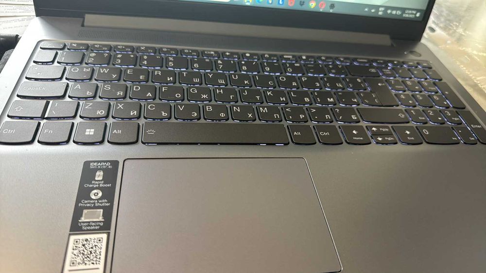 Лаптоп Lenovo IdeaPad Slim 3 15IAH8