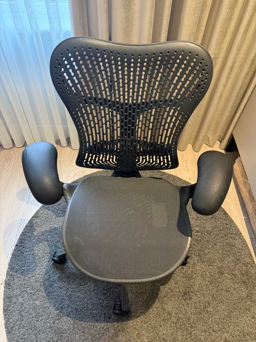Herman Miller Mirra 2 (Fully Loaded) Офис Стол - Изключително Запазен!
