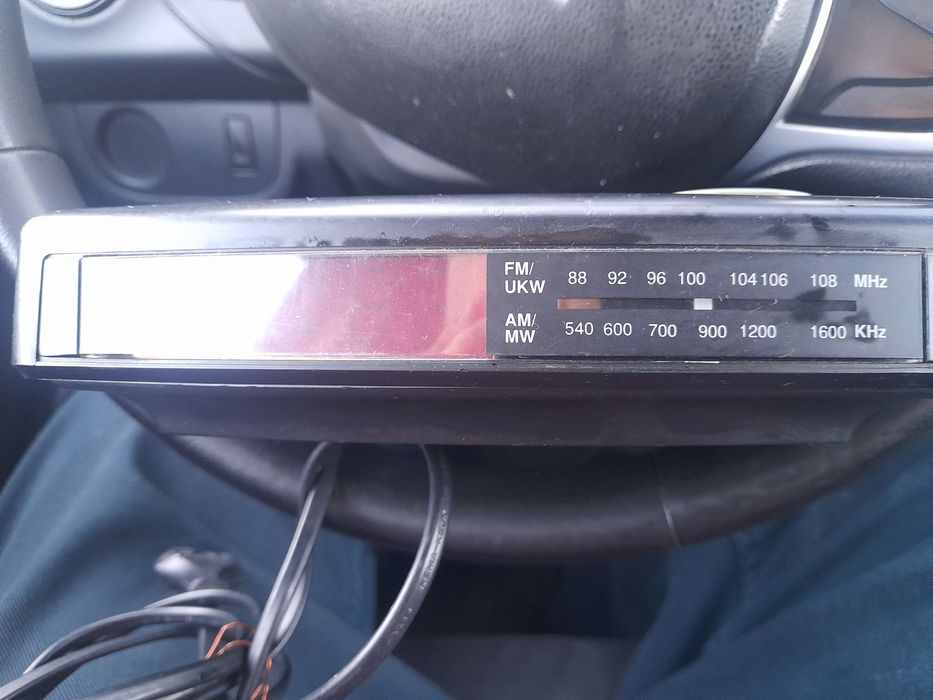 Vind aparat radio WatsoN cu ceassi alarma