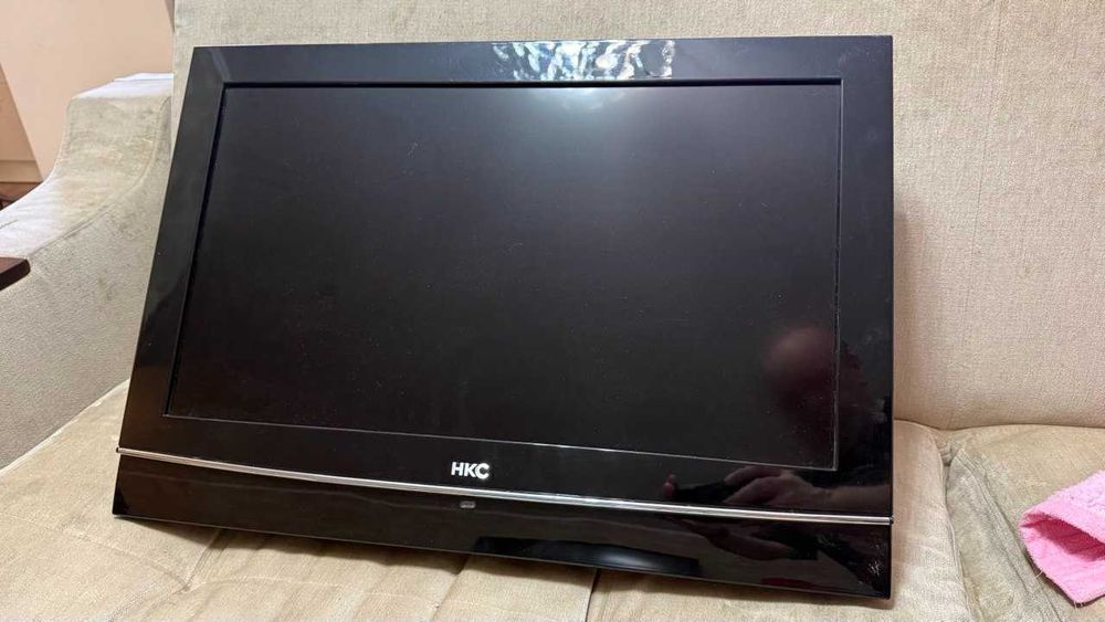 Телевизор HKC, диагональ 65 см