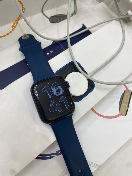 Apple watch 6/44mm ideal