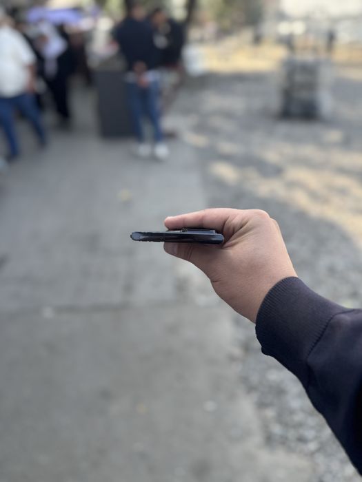 Samsung s20 8/256 радной без дефкта