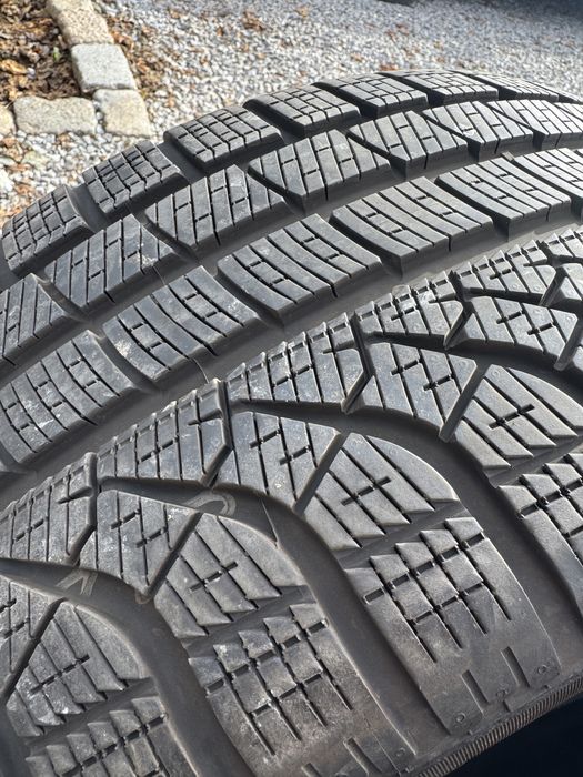 245/45/19 и 275/40/19 Pirelli Pzero Winter Спортпакет дот 2724!