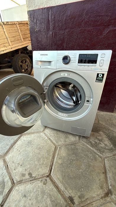 Продам стиральную машинуу буу