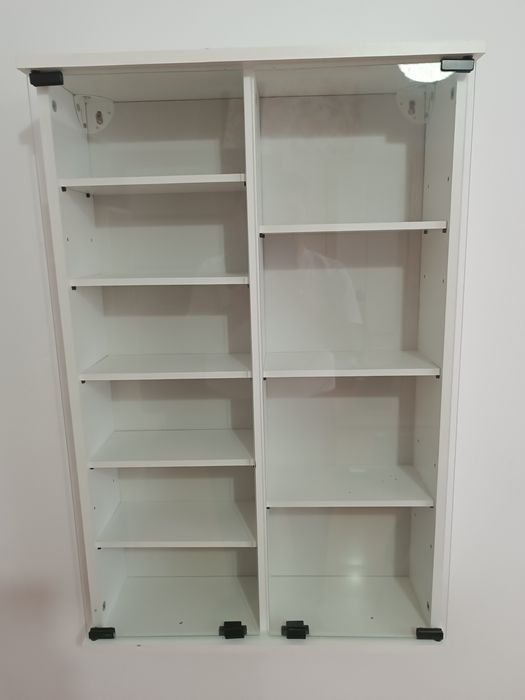 Vitrina  stare foarte buna