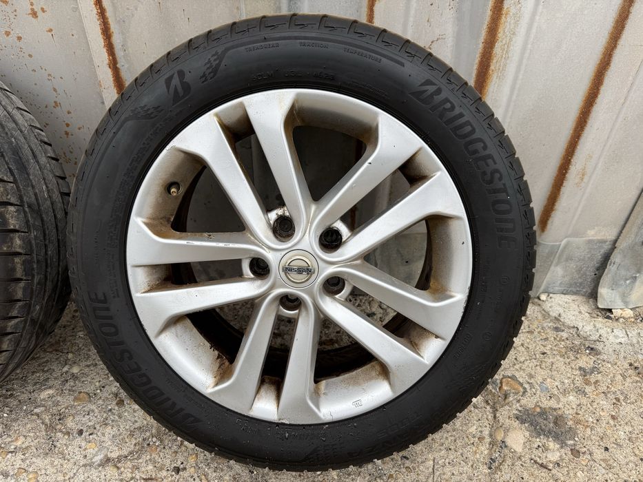Оригинални джанти Nissan Juke 17 гуми Bridgestone 215/55R17