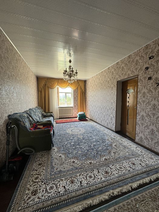 Үй сатылады комунизмде.Дом продается