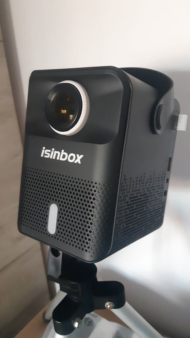 Proiector LED ISINBOX X8