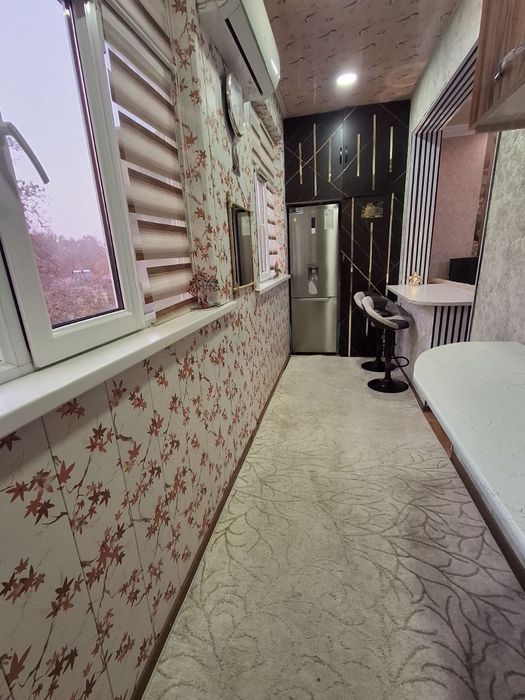 Продаю свою  2/4/4переделаную в 3х учтепа 21квартал стоянка возле дома