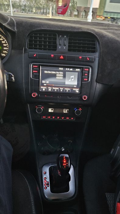 Магнитола RCD330