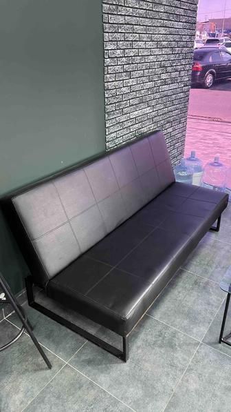 Продам диван офисный