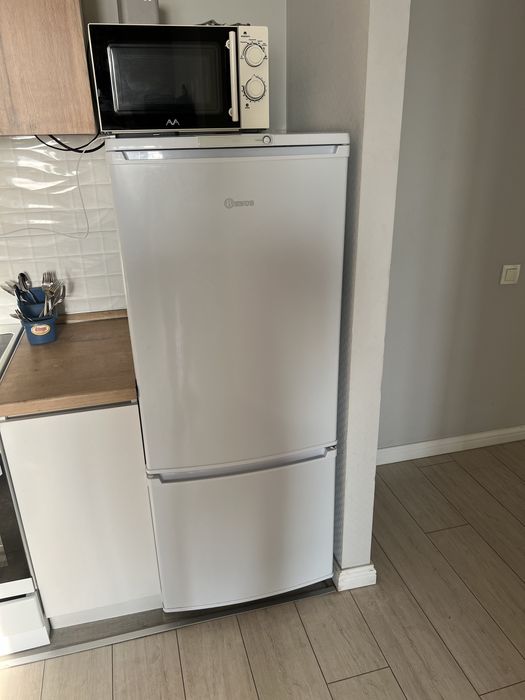 Холодильник Rebus