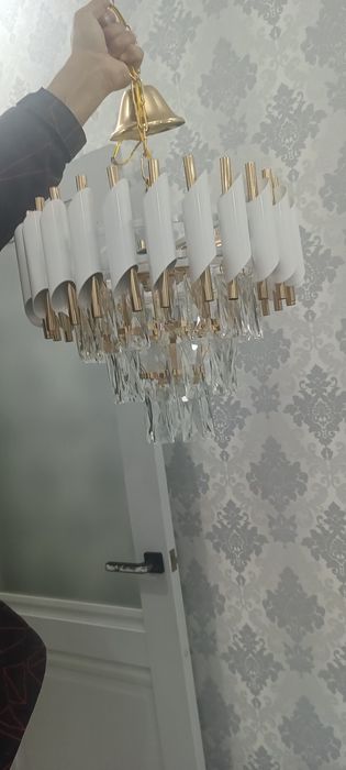 Люстра 1 аи болды