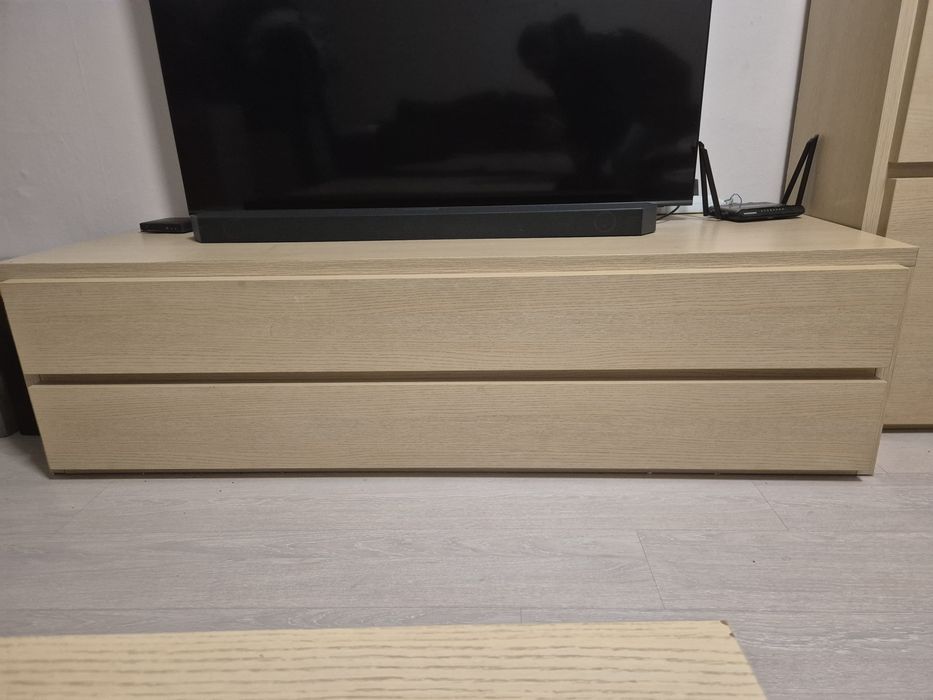 Общо 200лв - Масивни ТВ шкаф, скрин, маса и етажерка