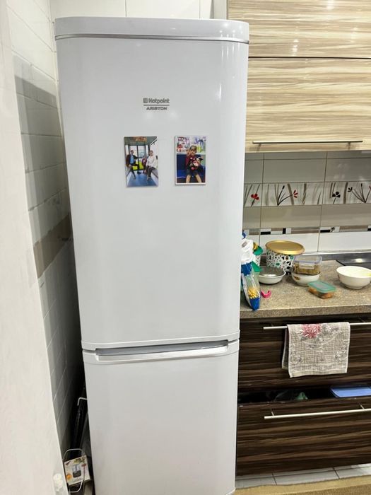 Холодильник Ariston