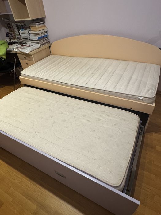 Разтягащо се единично легло, което става на спалня + два матрака