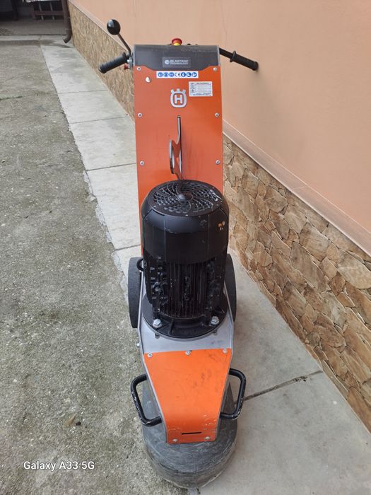 Vând slefuitor husqvarna