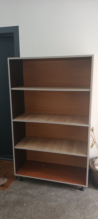 Rastel cu 3 rafturi