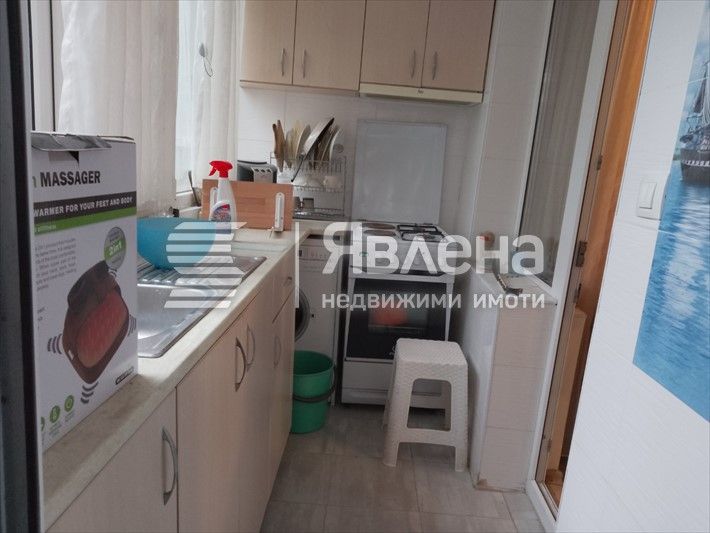 Дава се под наем Едностаен апартамент в Бургас, Център - 33 кв.м за 255 € - Снимка #4
