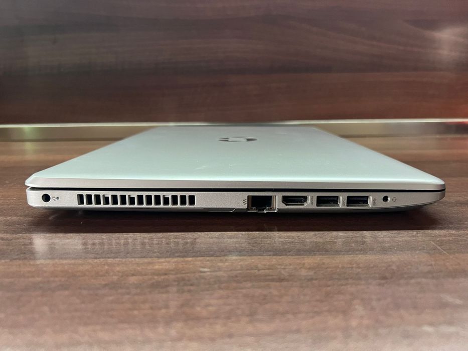 Лаптоп HP Model 15-bs040nu