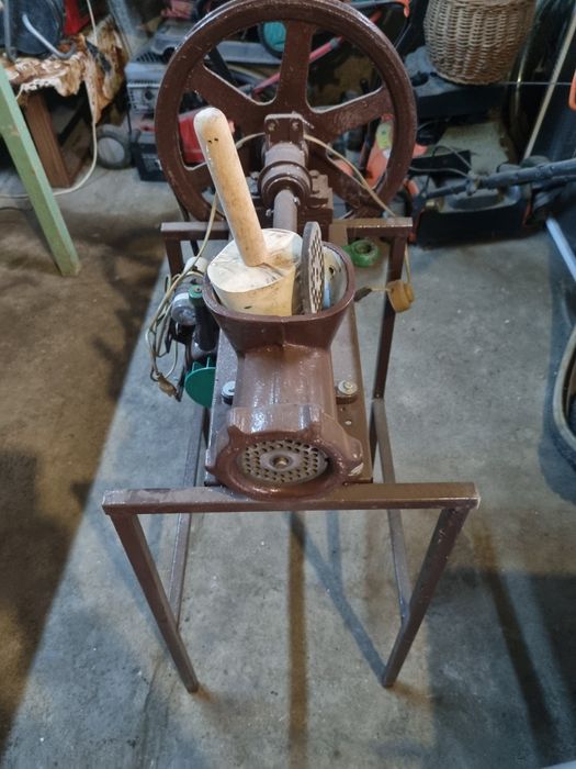 Vand masina macinat carne