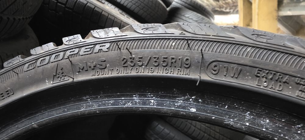 Гуми 2бр 235/35/19 -1бр - 89лв
