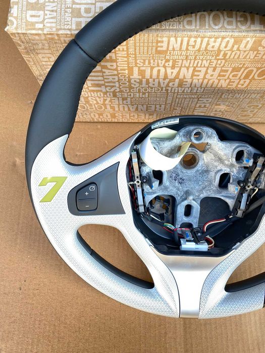 Volan nou piele Renault Clio 4 Edition 7 Captur editie limitata OE