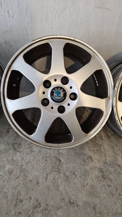 Джанти 15 Шкода Октавия ЕТ48 5х112 6.5J 57.1mm Перфектно прави