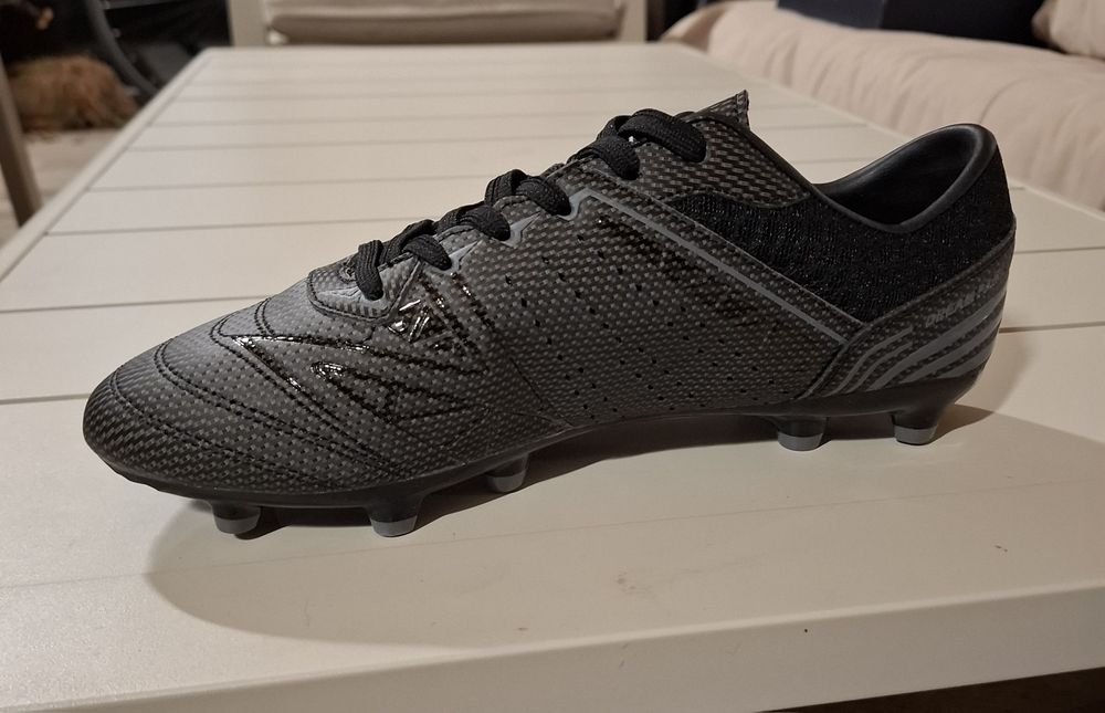 Adidasi fotbal cu crampoane