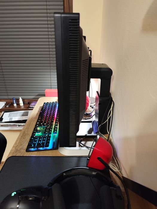 Монитор HP 2475w