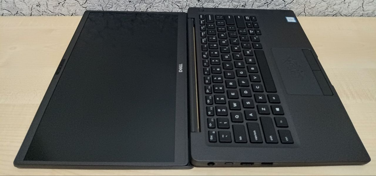 DELL Latitude 7400 14" IPS FullHD/ CORE i7-8665U/ 8GB DDR4/ 256GB NVMe