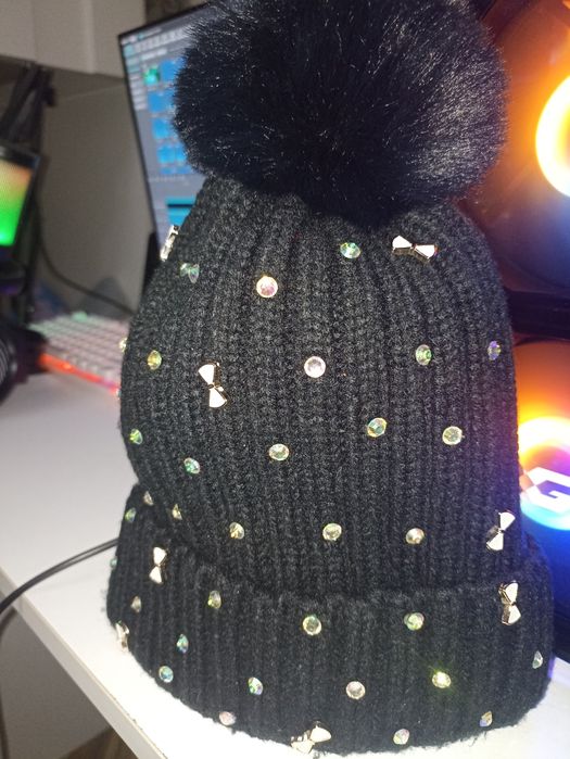 Продам шапку срочно