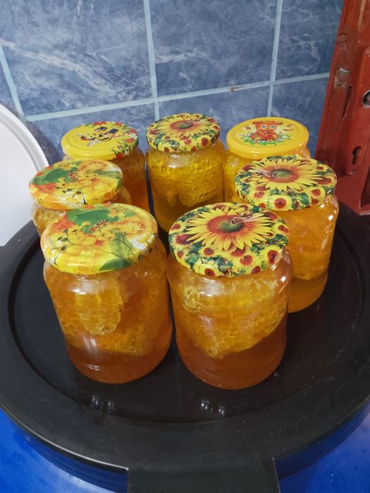 Miere de vânzare direct din stupina noastră