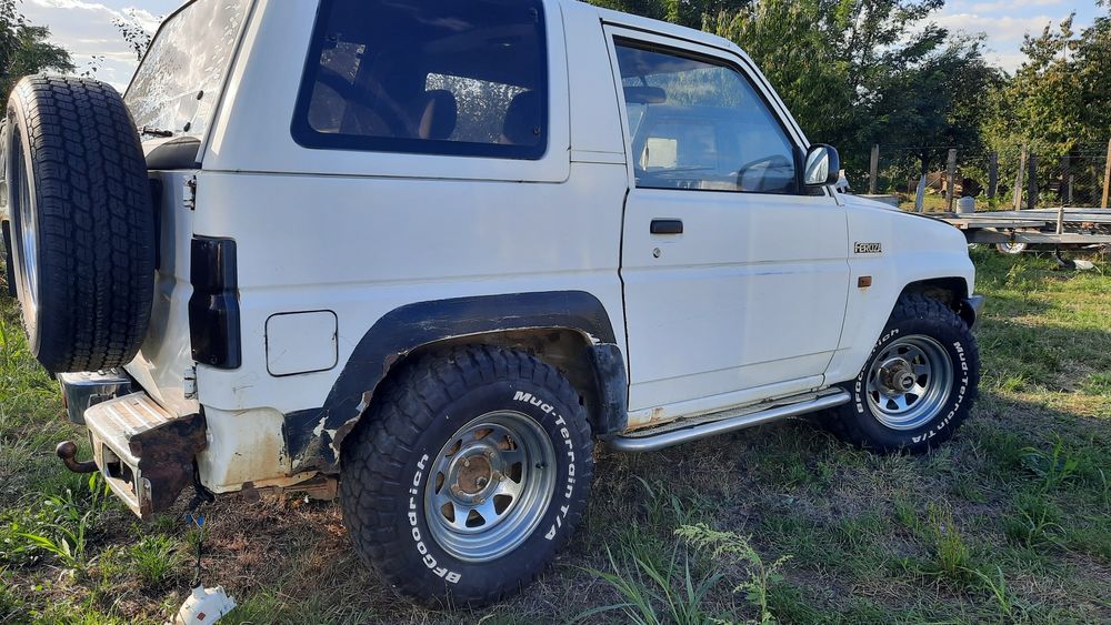 Dezmembrez Daihatsu Feroza