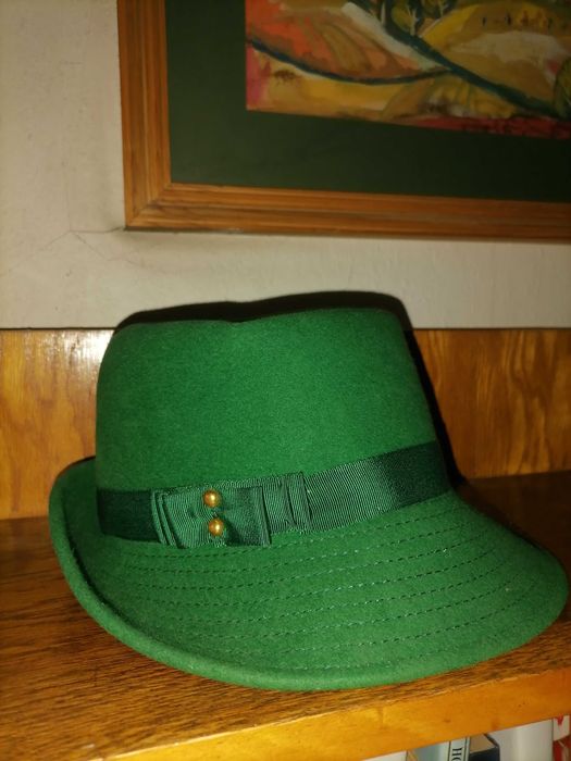 Ретро шапки за реквизит