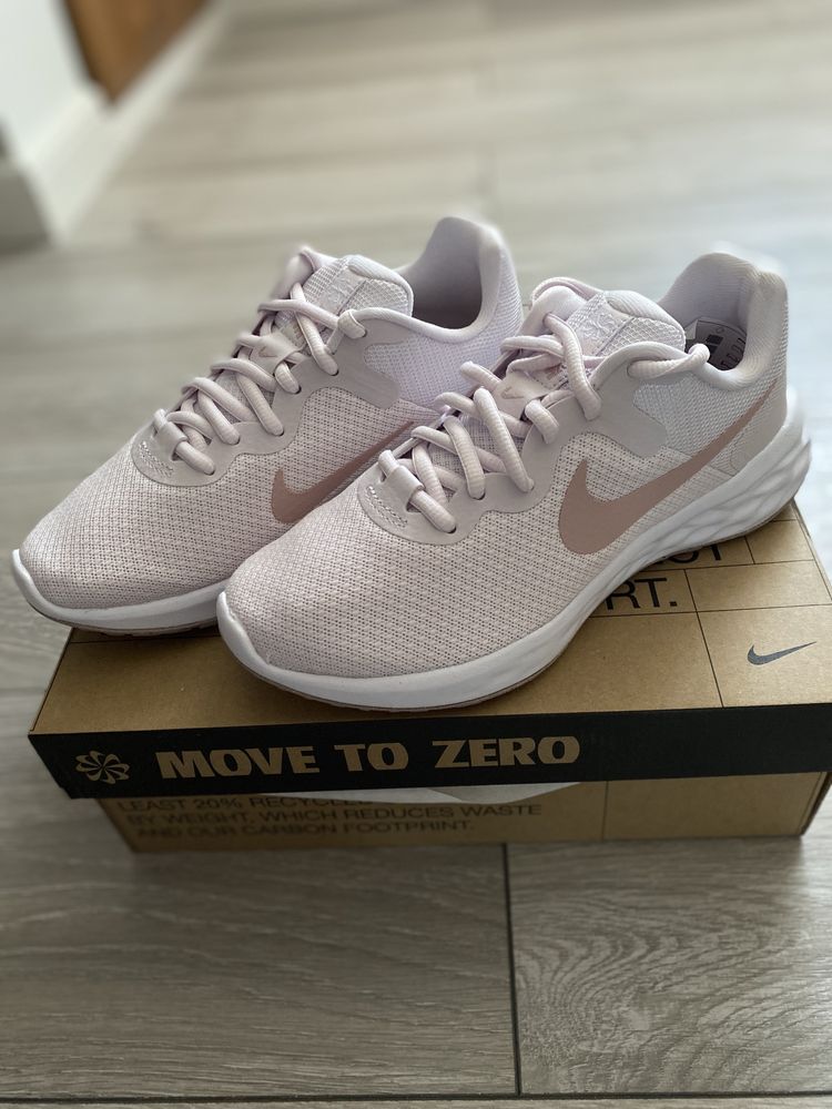 Adidasi noi W Nike Revolution 6 NN, marimea 36