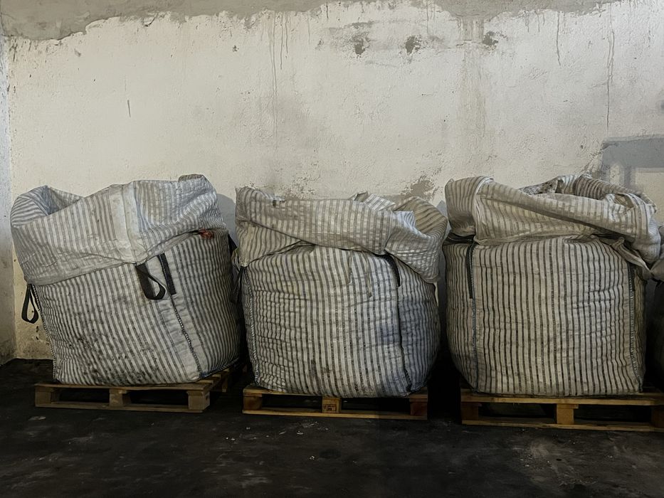 Brichete de vanzare fara miros 100% HUILA 5% umiditate