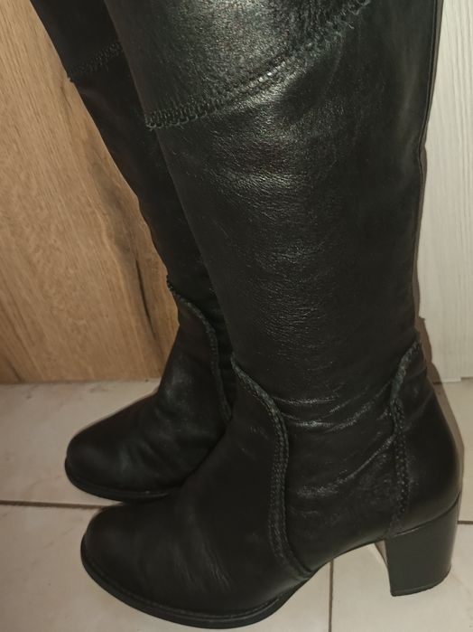 Ghete lungi până la genunchi de dama cu toc