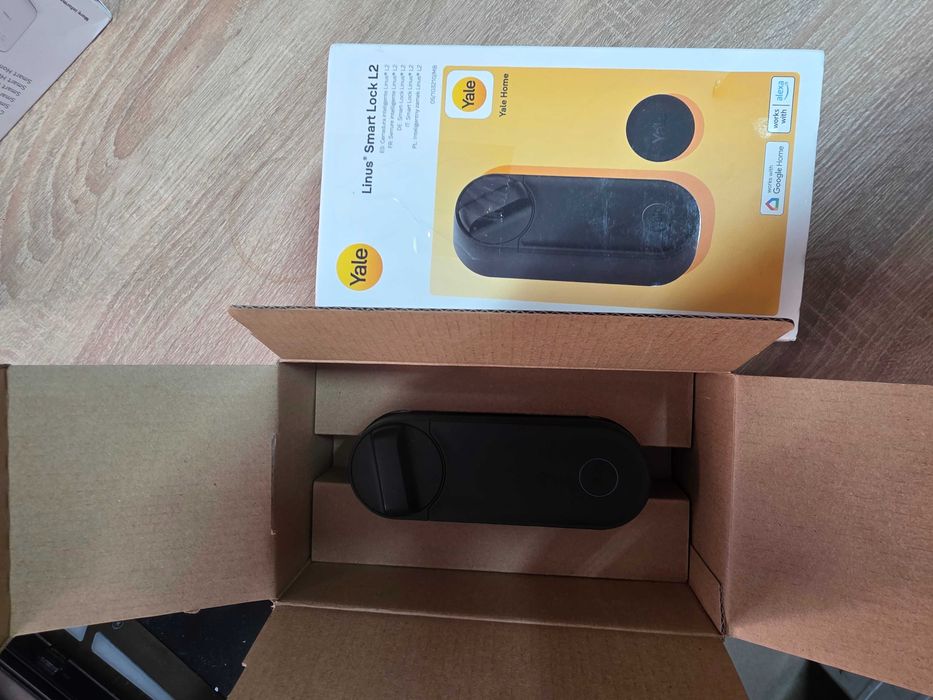 Incuietoare inteligenta WiFi Yale Linus L2