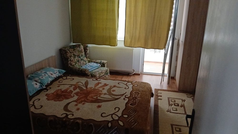 Persoană fizică închiriez apartament cu doua camere ,in deva
