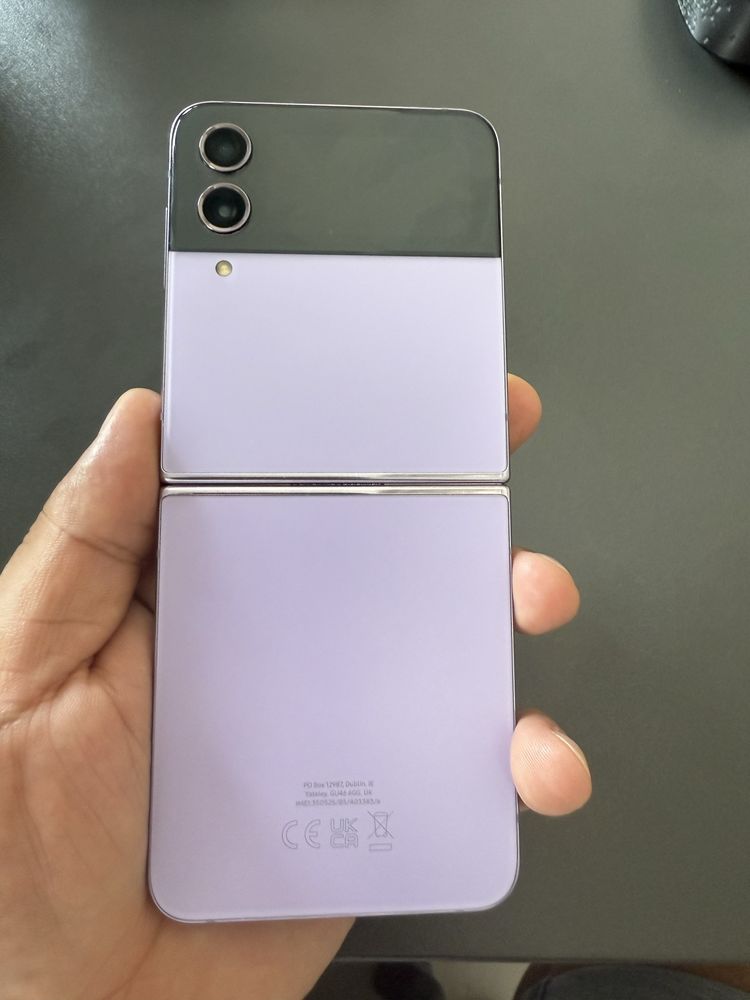 Samsung Galaxy Z Flip 4