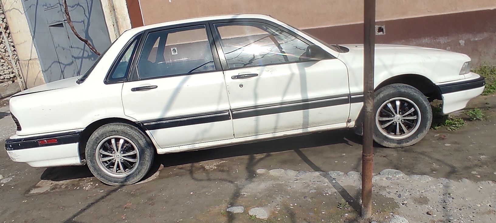 Mitsubishi сотилади срочно