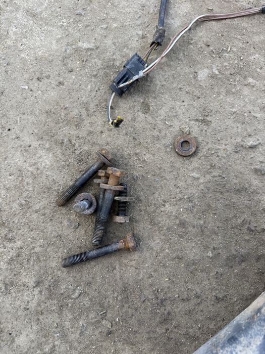 Оригинален  Теглич за Renault Trafic сваляем теглич за рено трафик