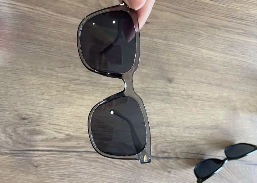 Продам солнце защитные очки!! Новый, стильный,модный!(черный,белый)